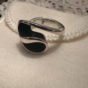 James Avery Thick Swirl Ribbon Ring Sz 5.5 Sterling Silver 925 Rare Retired.